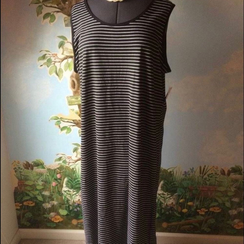Basic Editions Women’s Black and White Strip Dress